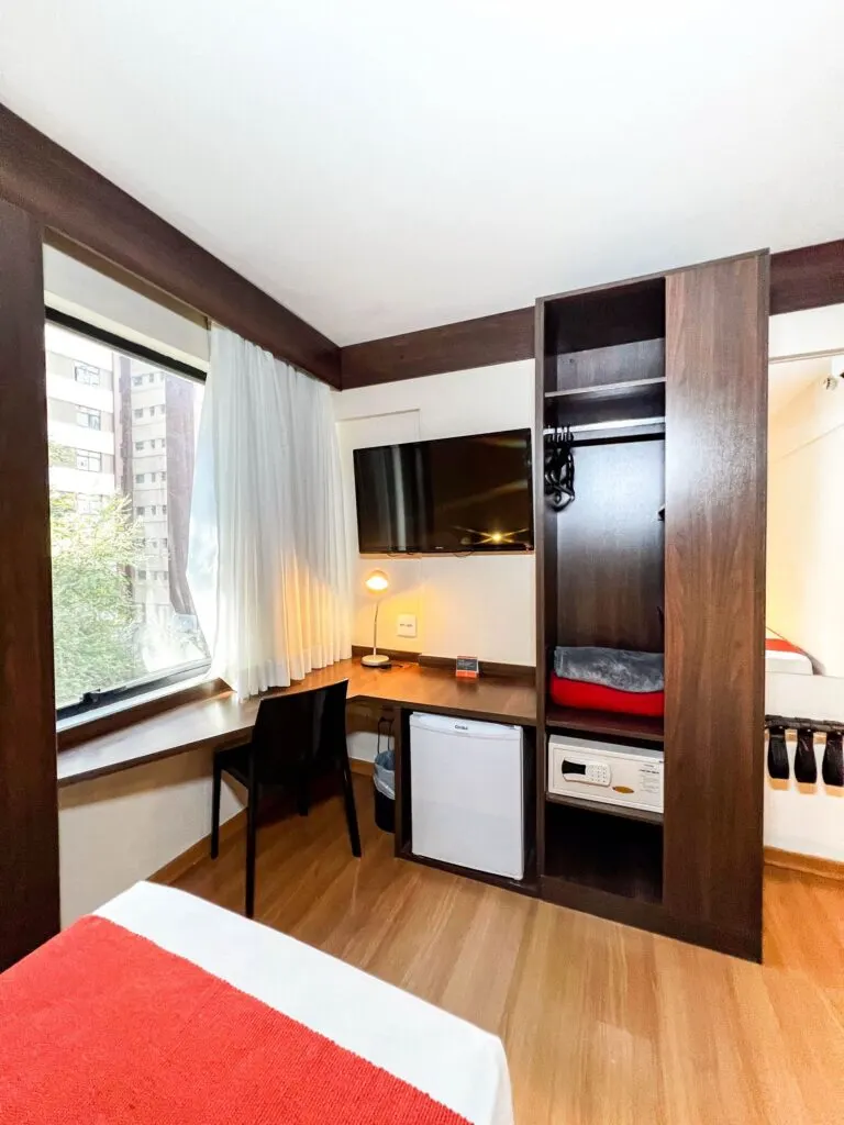 Quarto Design, Twin